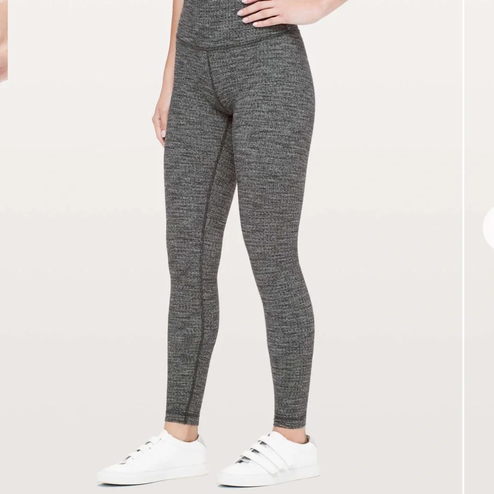Lululemon Wunder Under high waisted full length Gray knit Leggings size 8 - Picture 2 of 9